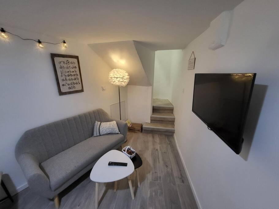 Superbe Appartement T2 Centre Historique La Souterraine Bagian luar foto