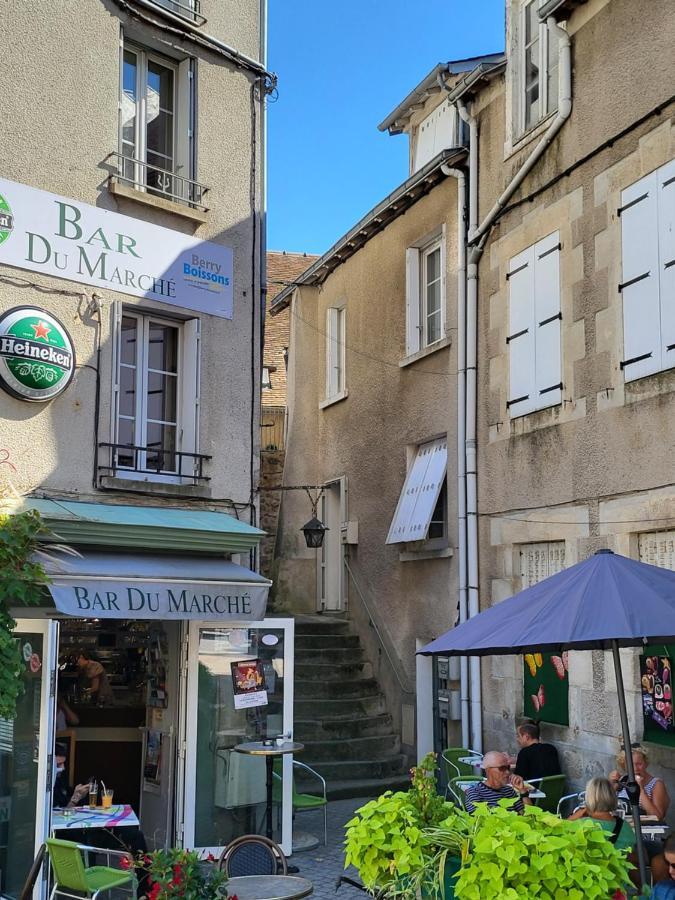Superbe Appartement T2 Centre Historique La Souterraine Bagian luar foto